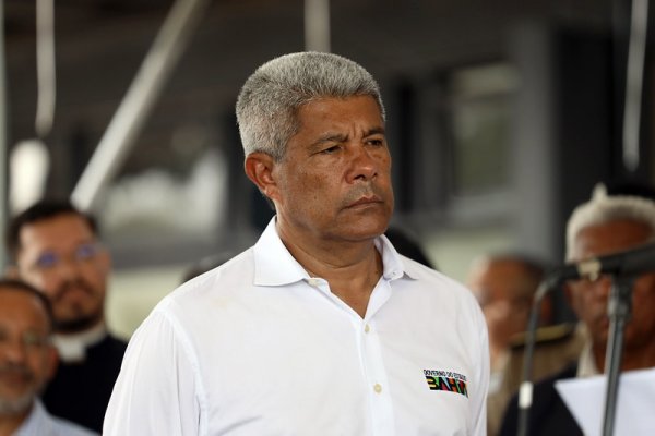 [Jerônimo anuncia início dos testes do VLT para próxima semana e revela data de inauguração do modal]