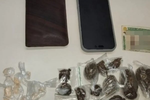 [Homem é preso suspeito de tráfico de drogas na Ribeira ]