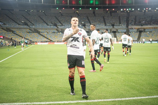 [Vitória sofre gol no fim, empata com Fluminense no Maracanã e deixar escapar primeiro triunfo fora]