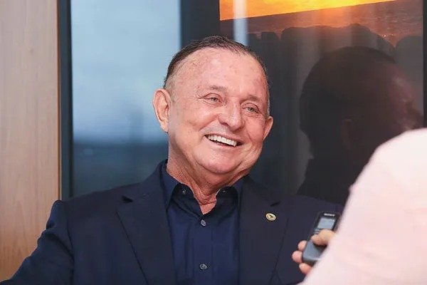 [Por unanimidade, CCJ da ALBA aprova indicação de Adolfo Menezes para o TCM-BA]