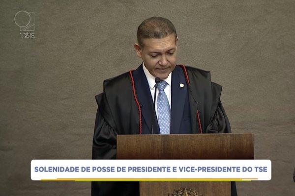 [Vídeo: 