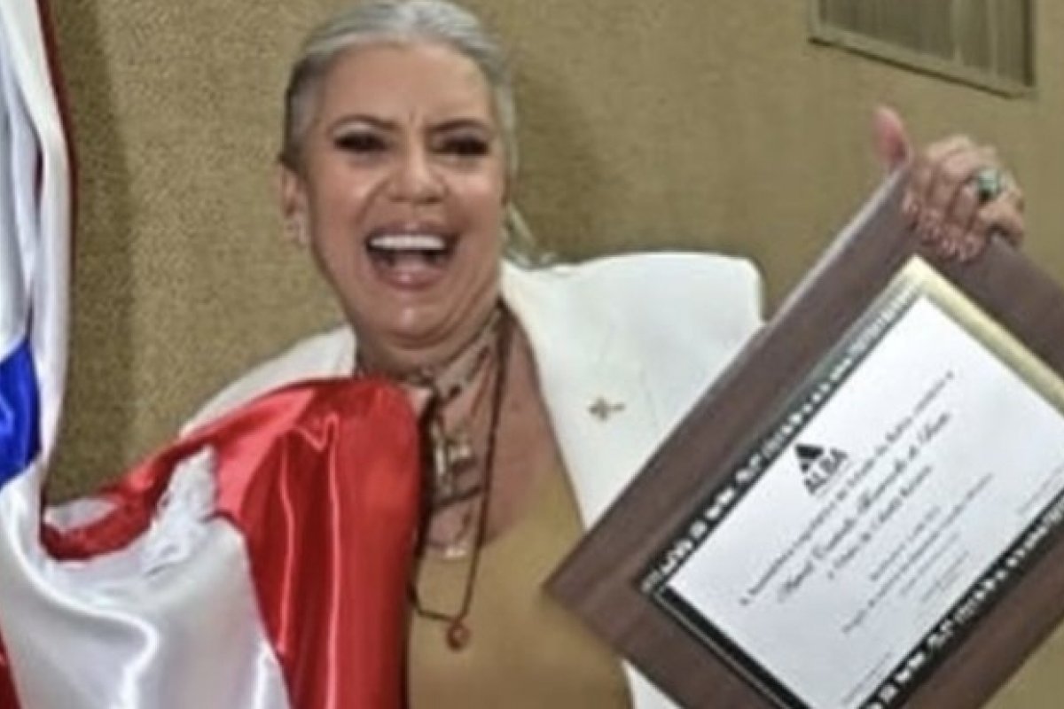 Astrid Fontenelle recebe título de cidadã baiana! 