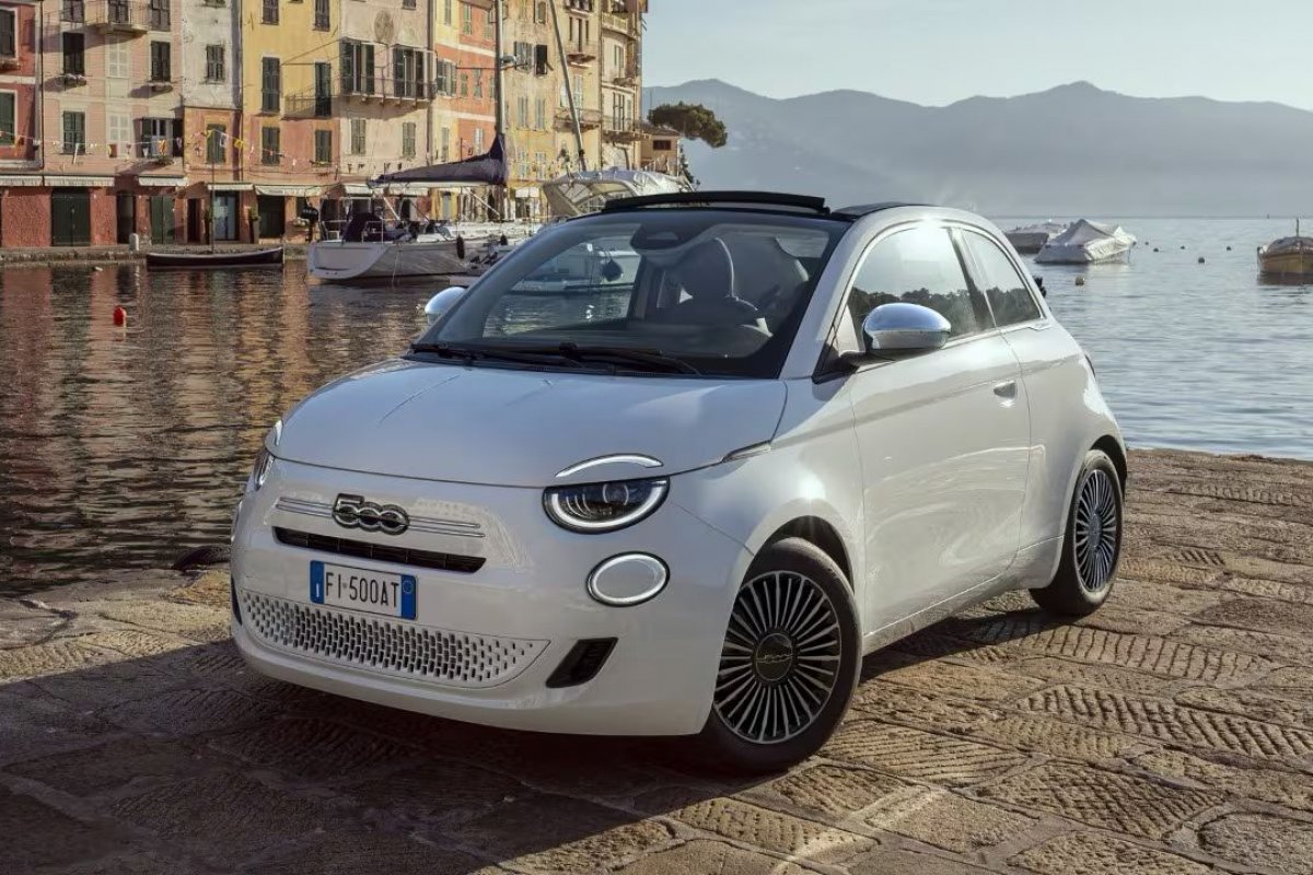Fiat 500 ganha nova versão híbrida na Europa 