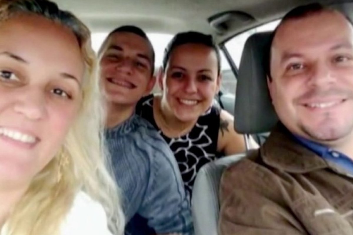 Polícia faz reconstituição de crime que matou família no ABC