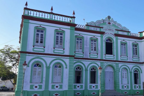 [Cidade baiana diminui em 30% salários do prefeito e dos secretários municipais em meio à crise; entenda]