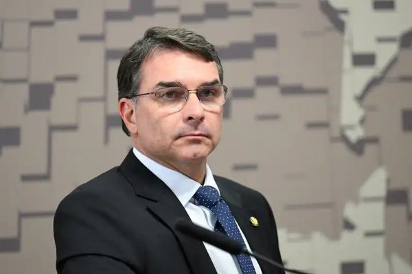 Vídeo: Flávio Bolsonaro pede desculpas após negar ligação com Vorcaro: [Vídeo: Flávio Bolsonaro pede desculpas após negar ligação com Vorcaro: