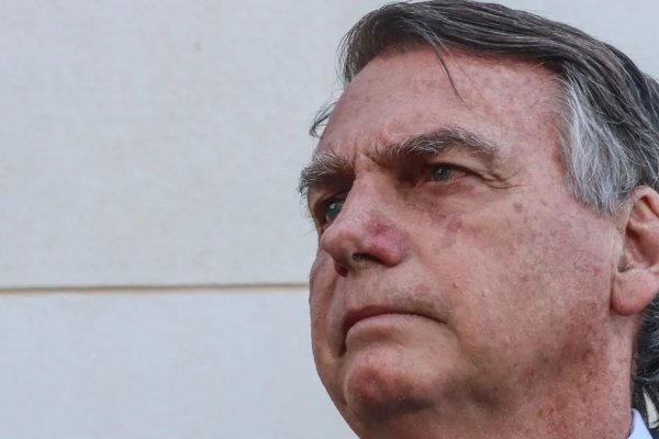 [Bolsonaro melhora de soluços, mas segue com alterações pulmonares]