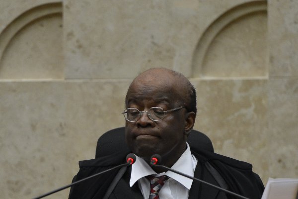 [Joaquim Barbosa se filia ao Democracia Cristã e deve concorrer à Presidência]