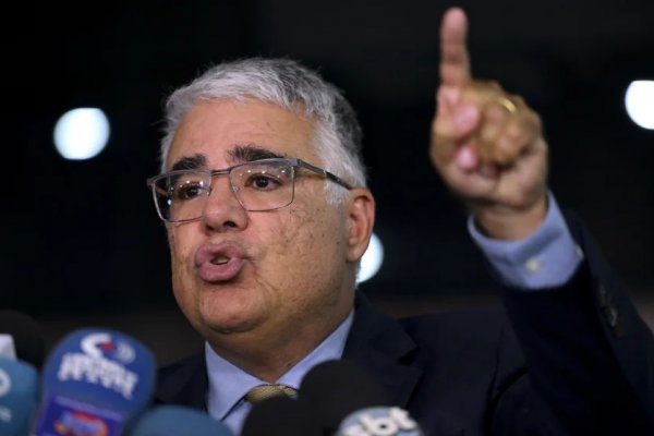 [Eduardo Girão critica apoio do PL a Ciro Gomes: 'Mostra quem é de direita e quem é centrão']