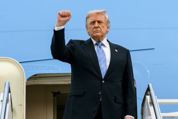 [Trump ameaça Irã e cobra avanço rápido em negociações sobre guerra e programa nuclear]