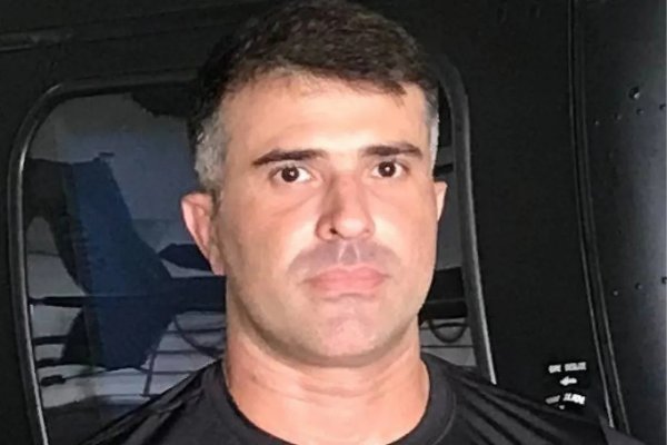 [Morre piloto de helicóptero da polícia baleado na testa por fuzil no RJ]