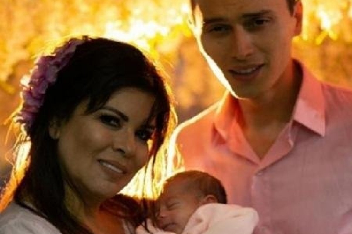 Após 3 anos na fila de espera, Mara Maravilha adota criança