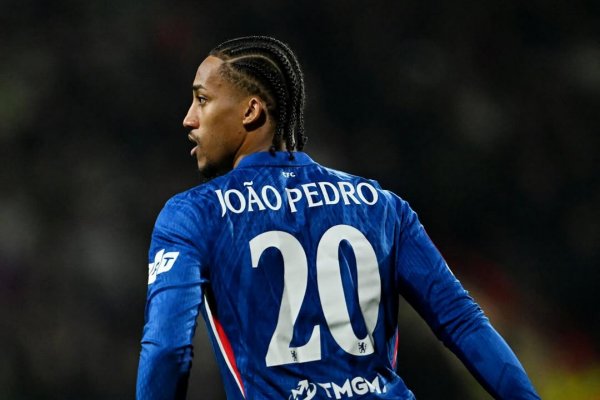 [Fora da Copa, João Pedro é eleito 'jogador da temporada' pelo Chelsea]