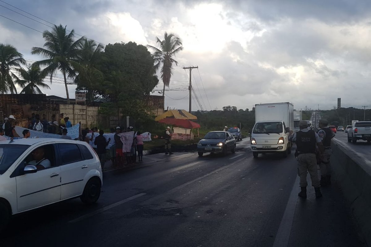 Manifestantes bloqueiam pista da CIA-Aeroporto 