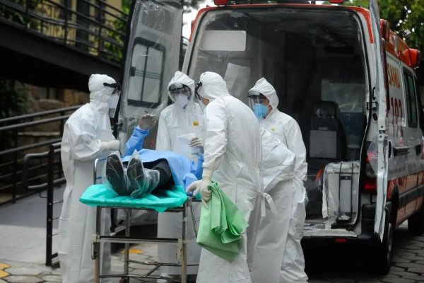 [Risco de ebola chegar ao Brasil é baixo, mas vigilância deve permanecer ativa, dizem especialistas]