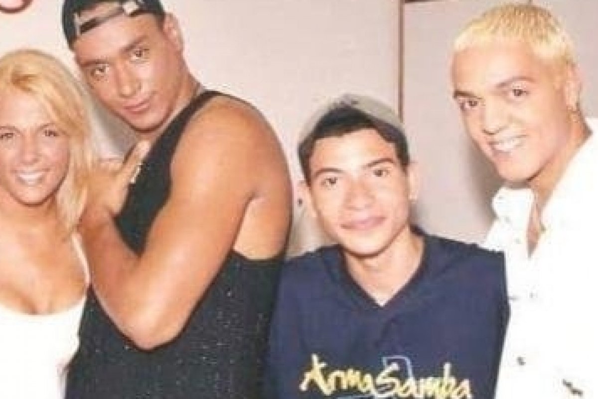 Recordar é viver: Belo posta foto antiga com Xanddy e Carla Perez