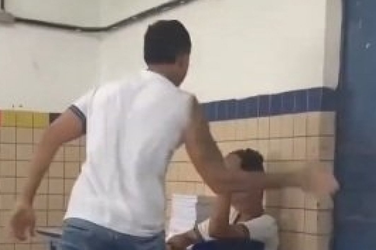 Vídeo: Aluno é apreendido depois de agressão contra colega de aula em Pernambuco
