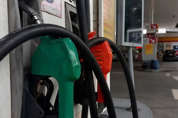 [Câmara aprova texto-base de projeto que prevê prisão por alta no preço da gasolina sem justa causa]