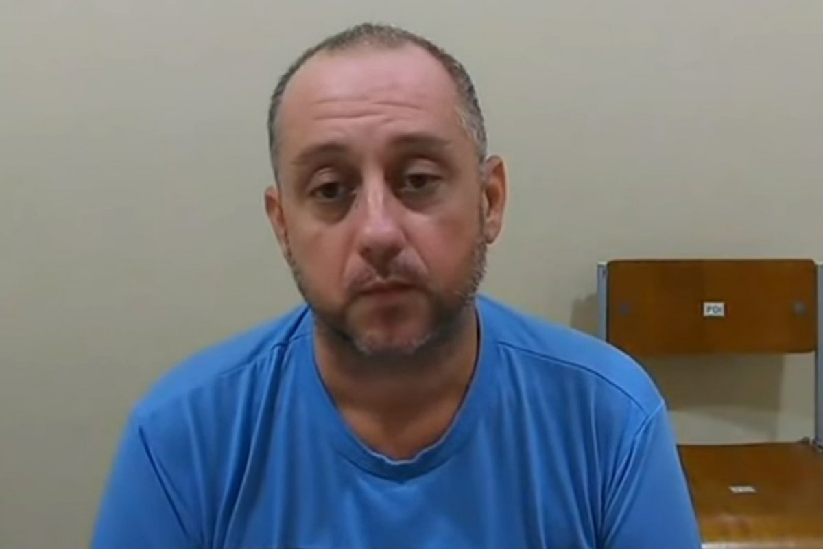 Em interrogatório, Élcio de Queiroz afirma que armas apreendidas em casa eram da época de policial