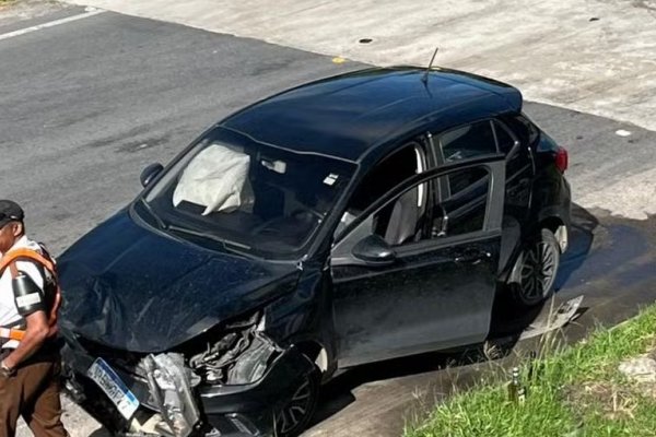 [Jogador do Bahia, Caio Alexandre sofre acidente de carro em Camaçari]