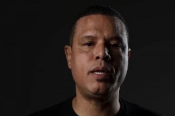 [Vídeo: ex-jogador Luís Fabiano anuncia pré-candidatura a deputado federal]