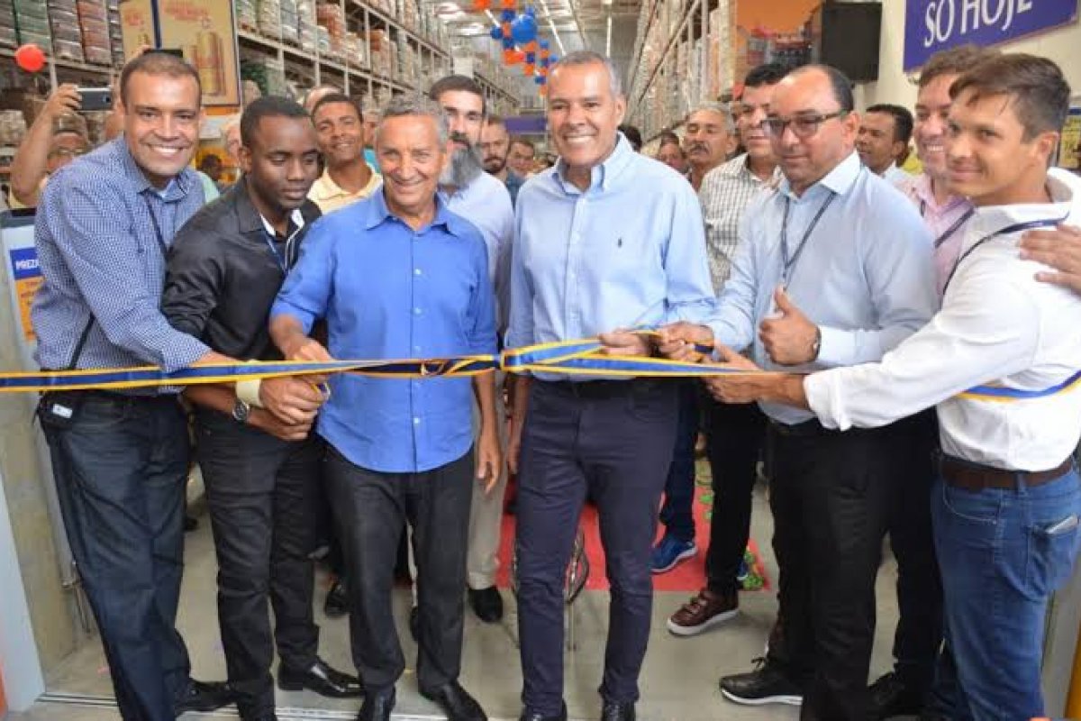 Justiça proíbe dono do Atakarejo de distribuir bens e fazer propaganda antecipada em Lauro de Freitas