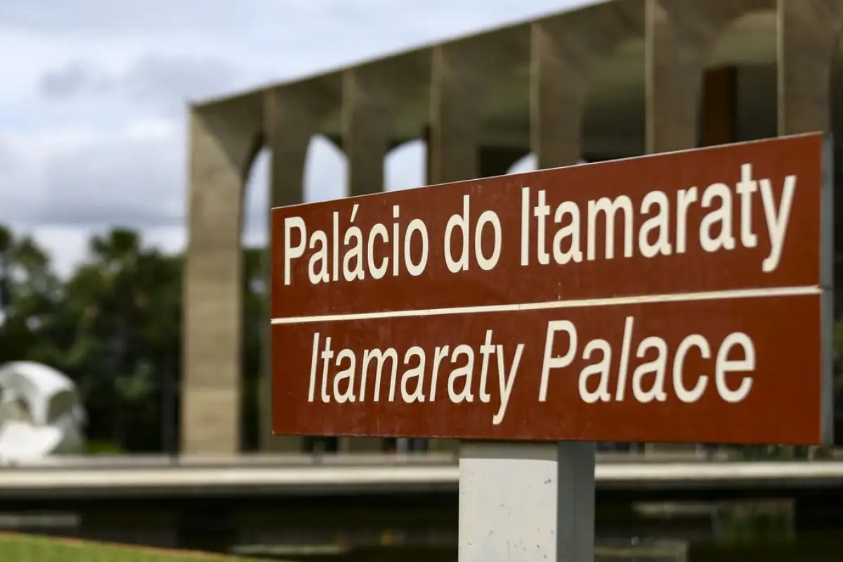 Itamaraty emite alerta sobre protestos na Bolívia para brasileiros