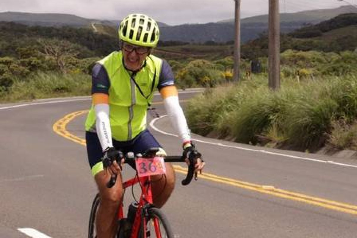 Ciclista busca reparação de Gusttavo Lima