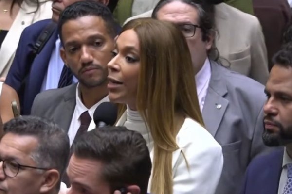 [“Os trabalhadores querem lazer”, diz Erika Hilton durante votação da PEC do fim da escala 6x1]