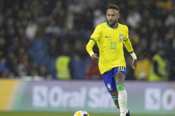 [Vídeo: CBF confirma lesão na panturrilha de Neymar, e craque tem estreia ameaçada]