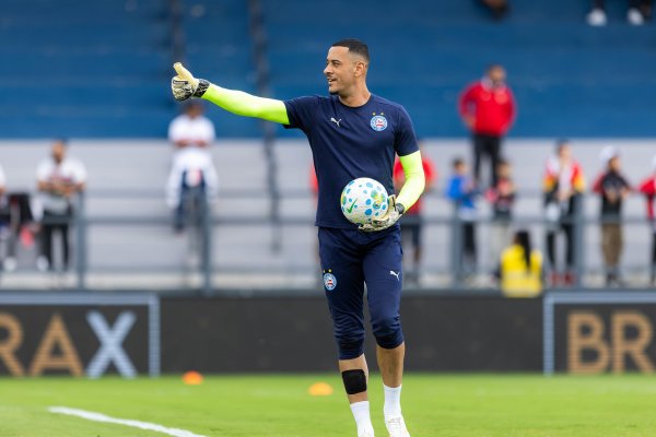 [Bahia confirma grave lesão de Léo Vieira; goleiro vai passar por cirurgia no joelho]