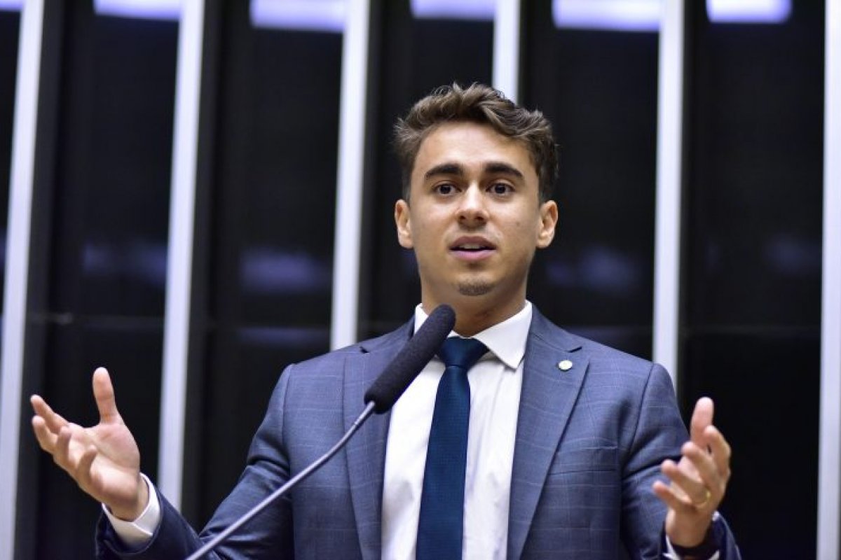 Vídeo: Mesmo com voto a favor ao fim da escala 6X1, Nikolas Ferreira critica proposta