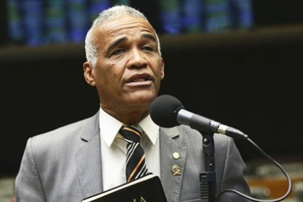 [Internação de adolescentes usuários de drogas: PL de deputado baiano é aprovado na Câmara; veja mudanças]