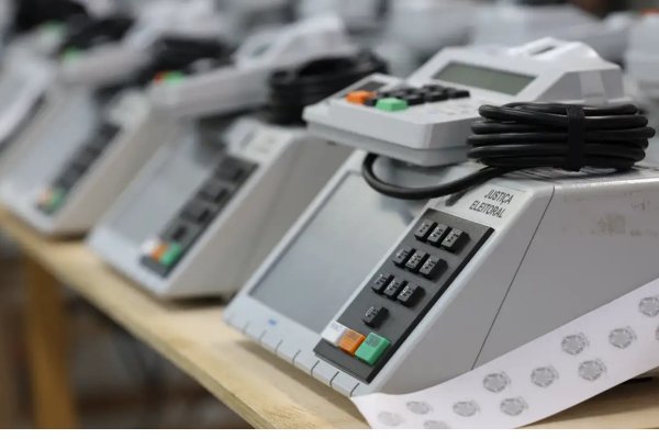 [Estudo mostra que 85% dos chatbots de IA ranqueiam ou priorizam pré-candidatos presidenciais]