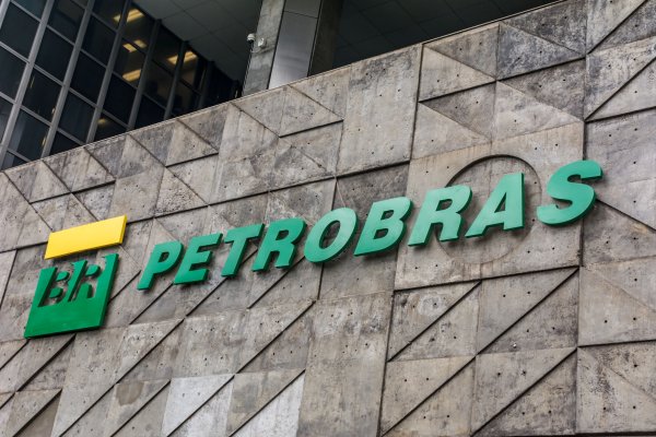 [Petrobras anuncia redução de 14,2% no preço médio de venda do querosene de aviação ]