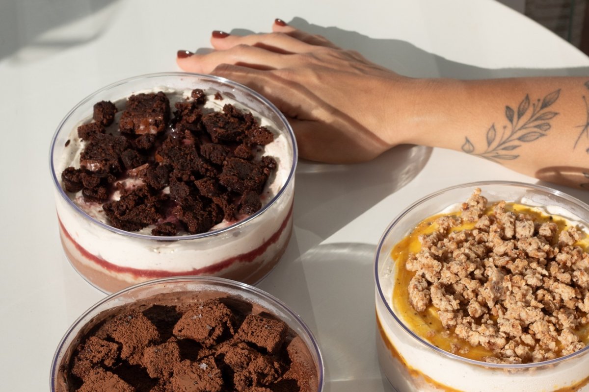 Dia dos Namorados: Jeanne Garcia Confeitaria lança sobremesas geladas inspiradas nos bolos favoritos da casa!