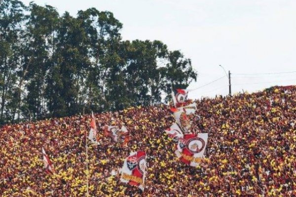 [Barradão lotado! Torcida do Vitória esgota ingressos para a decisão da Copa do Nordeste contra o Fortaleza]