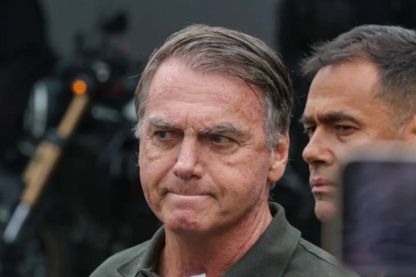 [Defesa de Bolsonaro pede autorização ao STF para entrada de prestador de serviço na casa do ex-presidente]