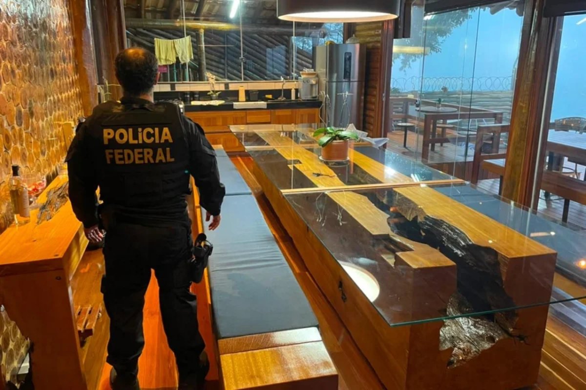 PF cumpre mandados de prisão contra grupo criminoso que movimentou R$ 70 milhões com tráfico de cocaína