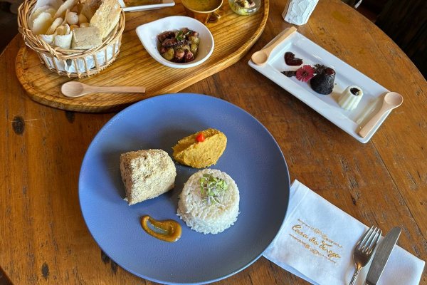 [Menu Denguinho 2026 assinado pela chef Tereza Paim vai aquecer o Dia dos Namorados no Restaurante Casa de Tereza! ]