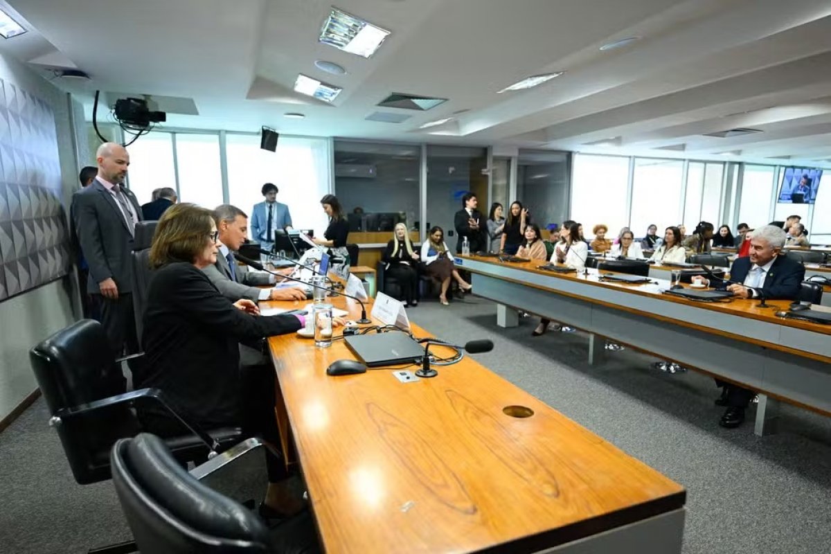 Comissão de Direitos Humanos do Senado aprova projeto que suspende aborto legal à crianças vítimas de estupro
