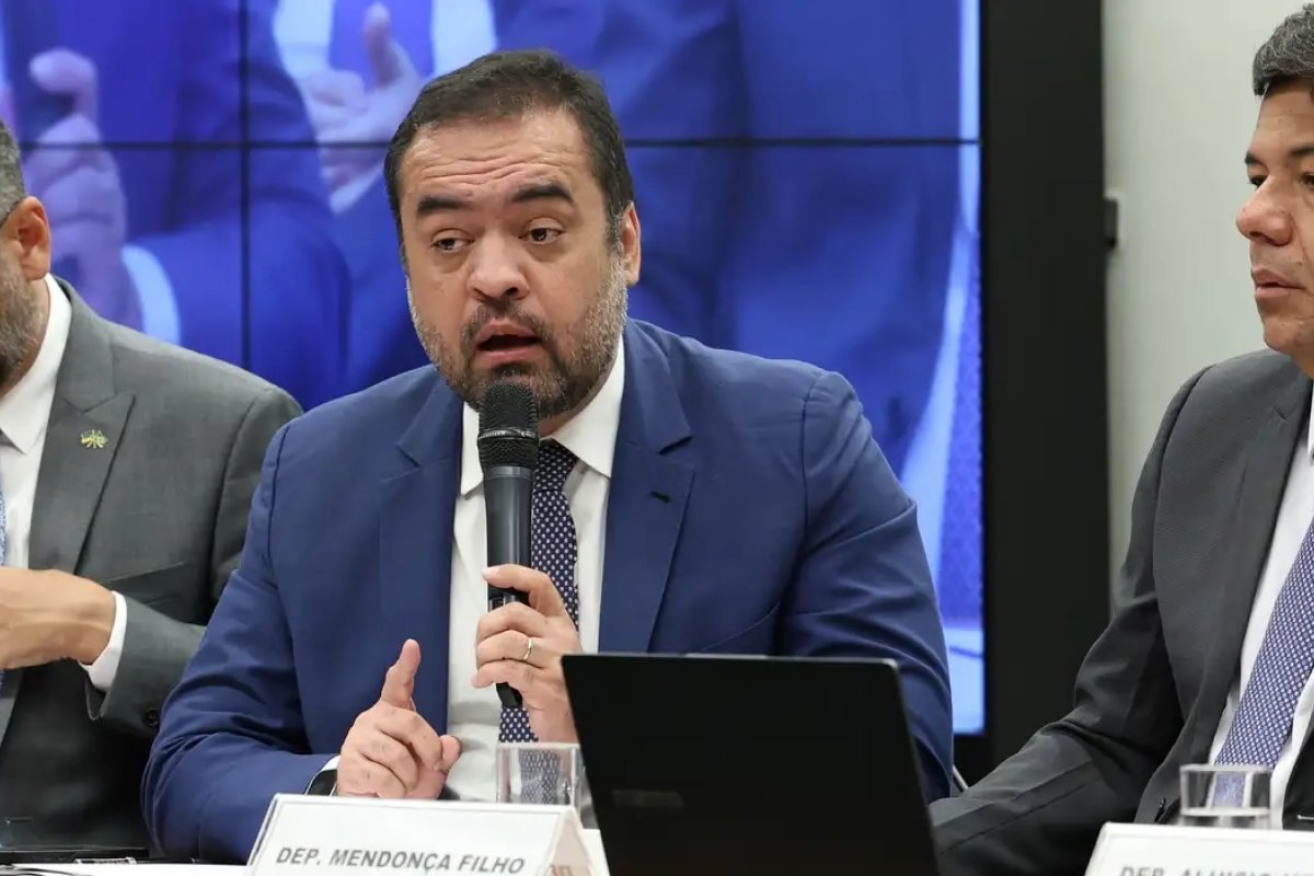 TSE rejeita recursos de Cláudio Castro e ex-governador do RJ continua inelegível