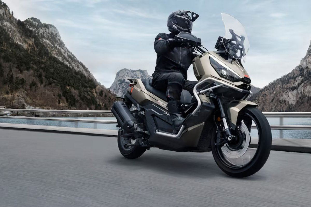 Zontes lança scooter de 360cc no Brasil 