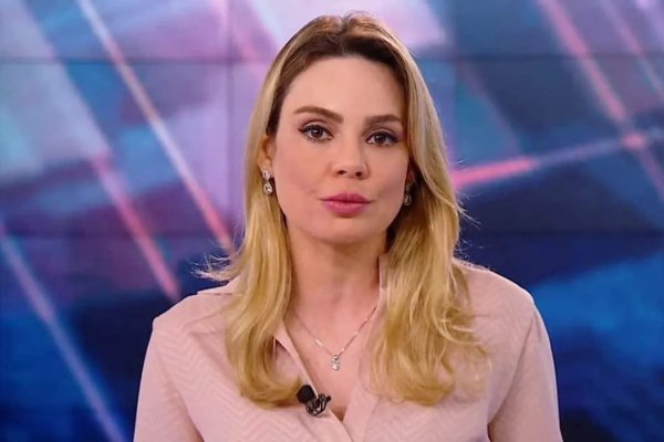 [Vídeo: jornalista critica 'vassalagem' da família Bolsonaro aos EUA]