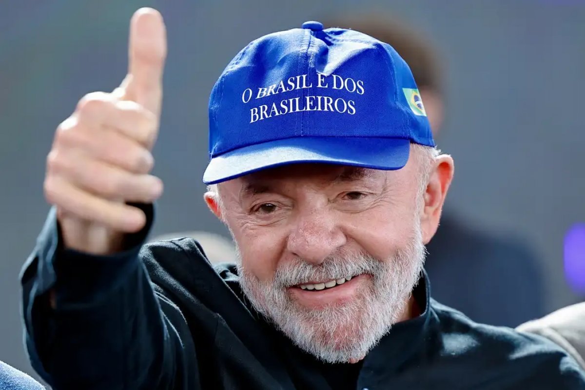 Lula lidera intenções de voto no 1º turno e abre vantagem de 8,5 pontos sobre Flávio, aponta pesquisa