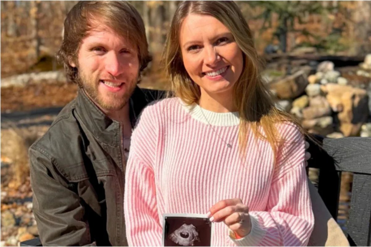 Casal de Youtubers sofrem ameaças na web após contar sobre decisão de aborto