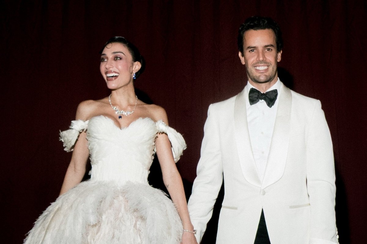 Elisa Zarzur sobe ao altar com vestido exclusivo de alta-costura Dior em Paris! 