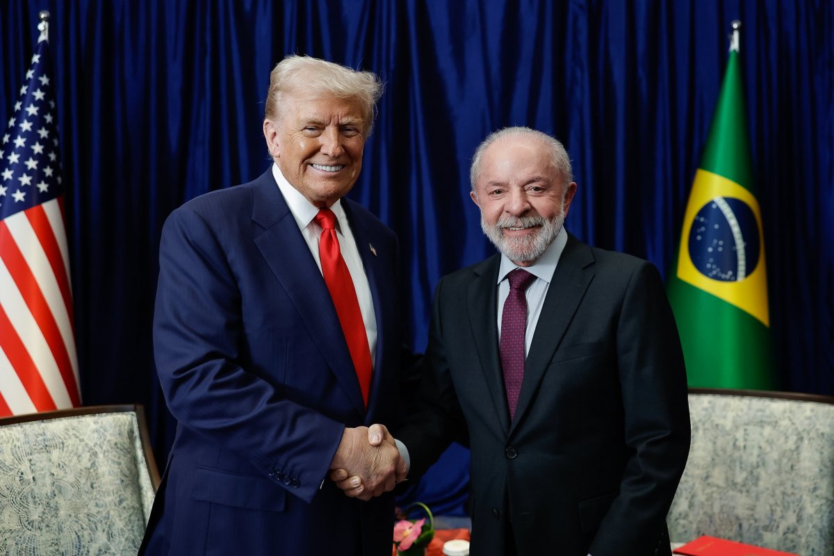 Brasil tenta convencer EUA de que acordo seria melhor que taxas de 25%