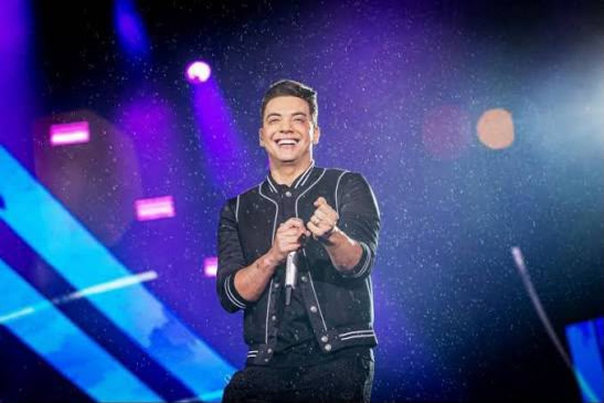 Vídeo: Wesley Safadão faz apelo sobre eleições durante show em Campina Grande: “presta atenção”
