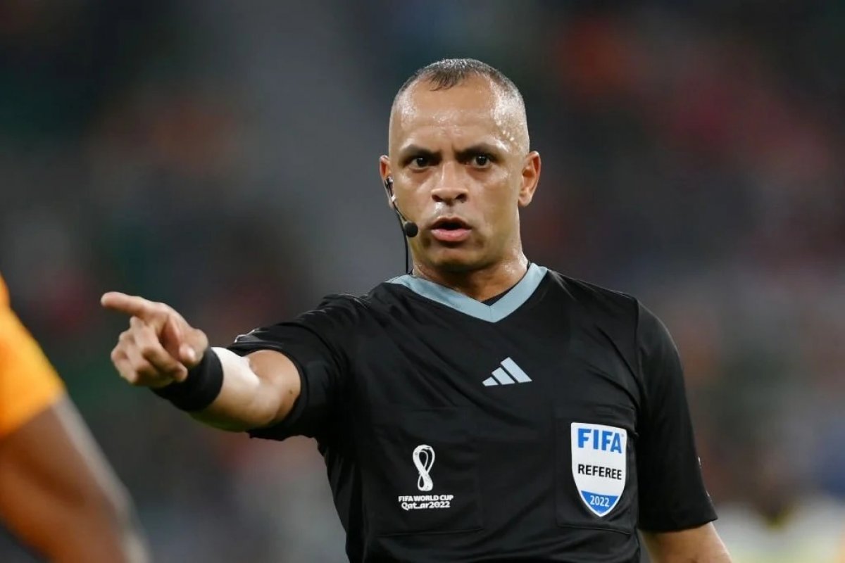 Brasileiro Wilton Pereira Sampaio será o árbitro do jogo de abertura da Copa